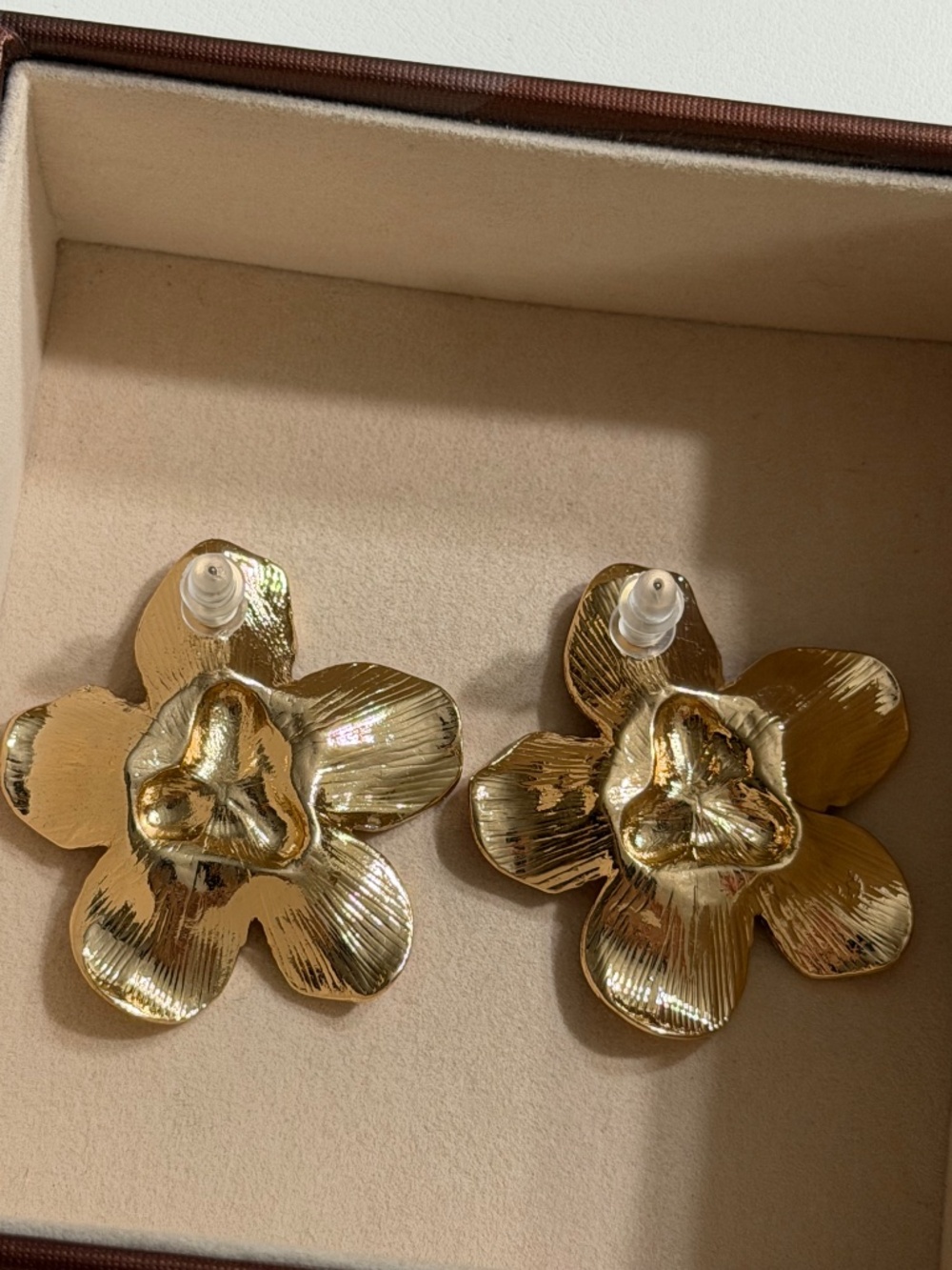 Golden Pink Oil Dripping Flower Ruffle Stud Statement Earrings. - Picture 3 of 3